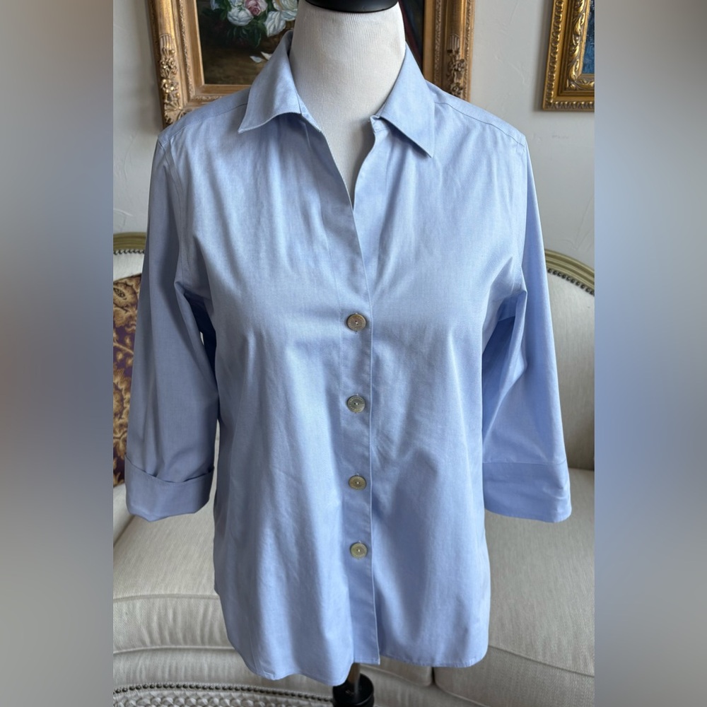 NYC Light Blue Women's Button-Down Shirt